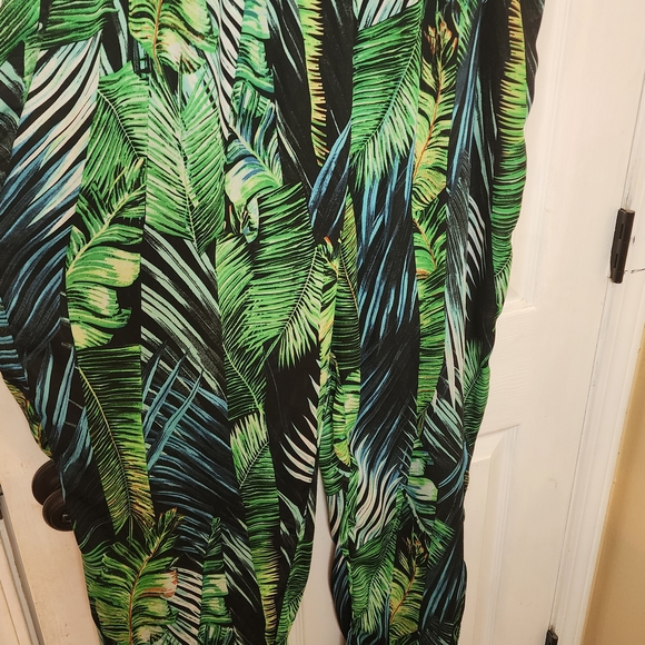 SHEIN Pants - SHEIN Green Leaf Print Wide Leg Pants